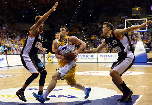 名更靠前 名更靠前